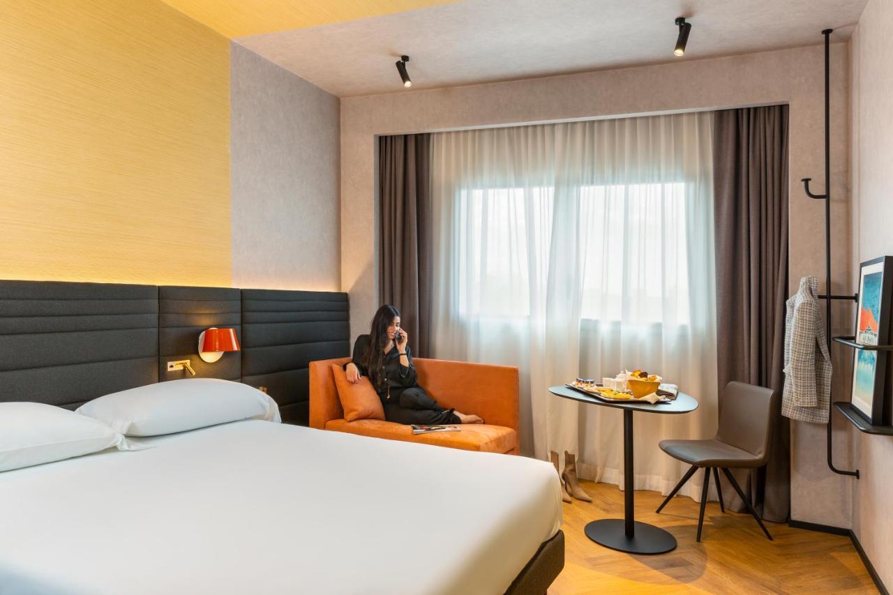 Novotel Caserta Sud Exteriör bild