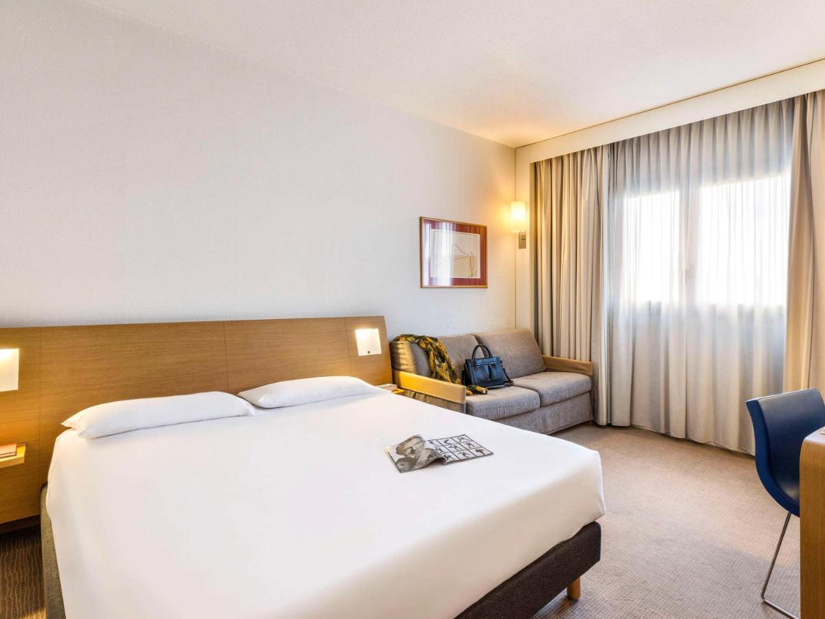 Novotel Caserta Sud Exteriör bild