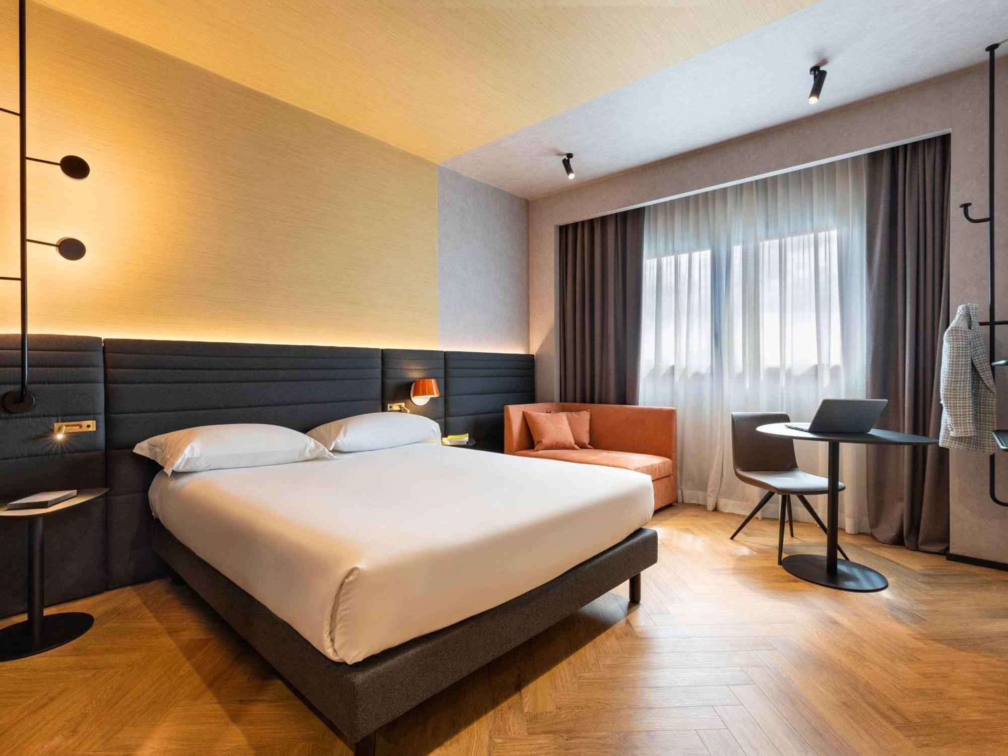 Novotel Caserta Sud Exteriör bild