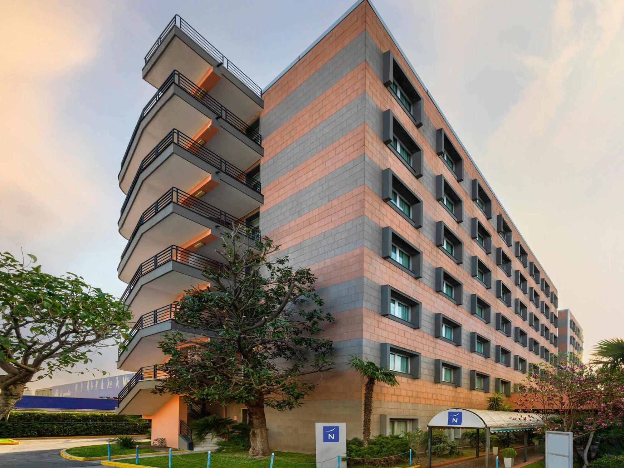 Novotel Caserta Sud Exteriör bild