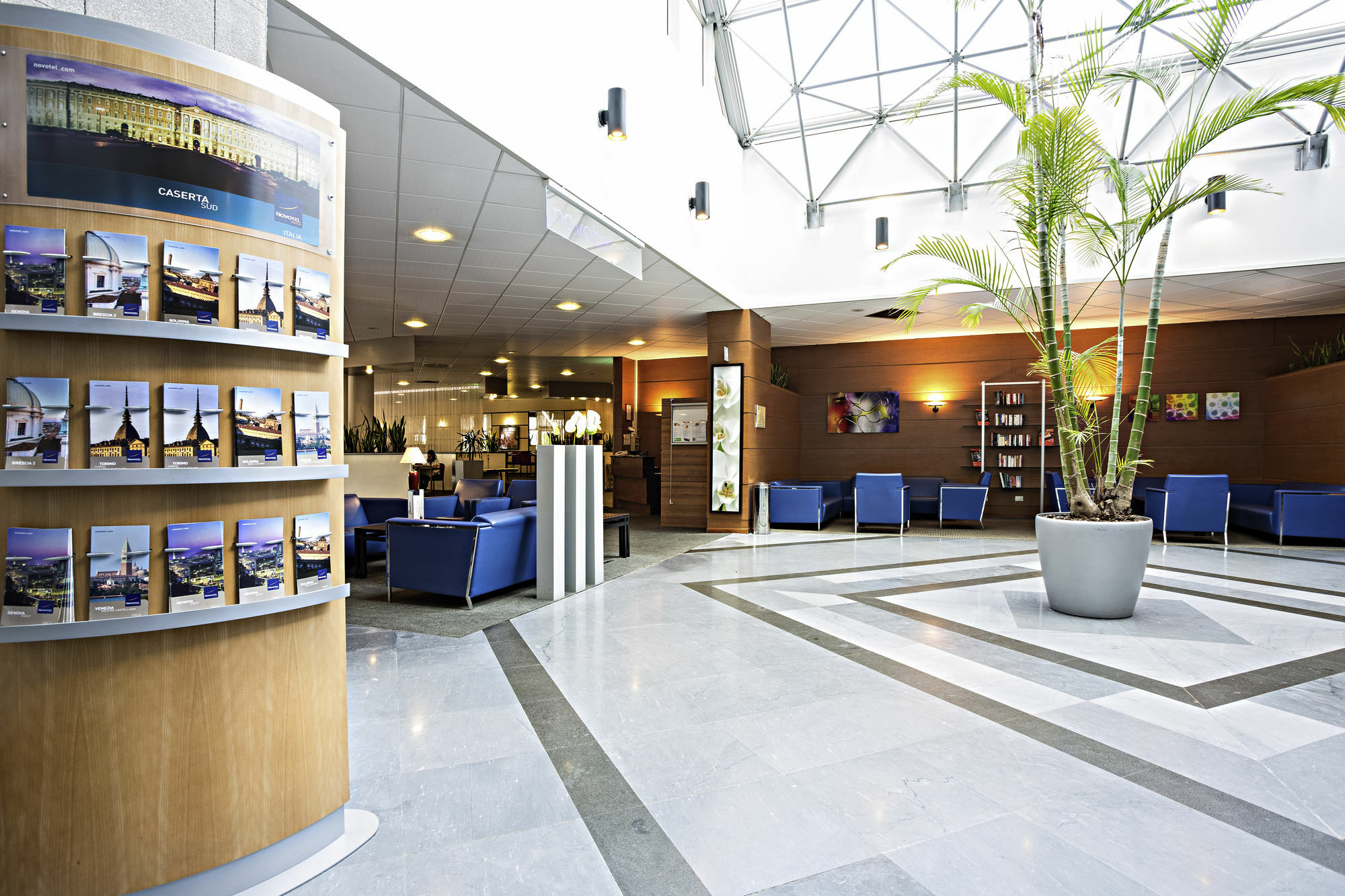 Novotel Caserta Sud Exteriör bild