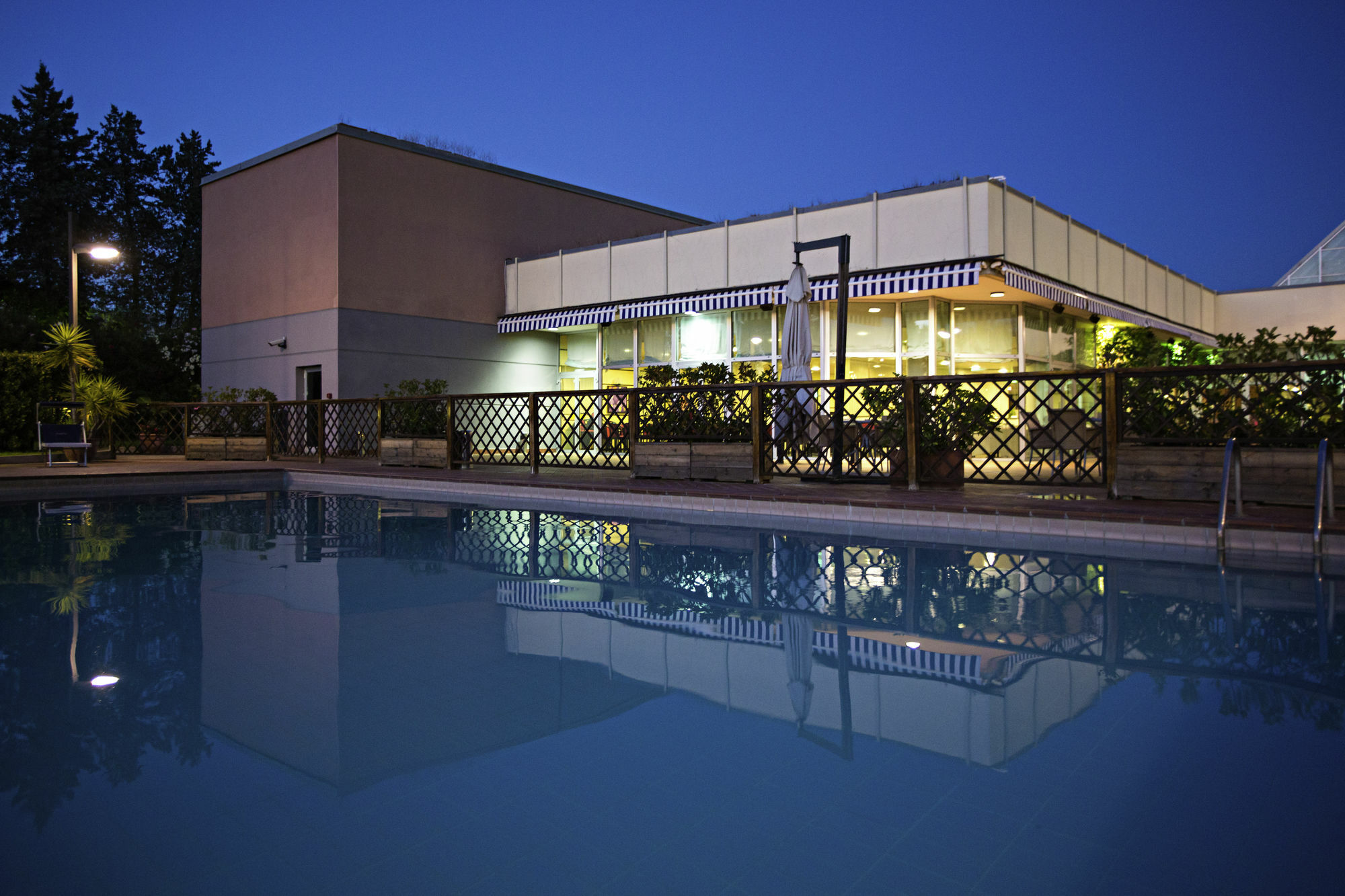 Novotel Caserta Sud Exteriör bild